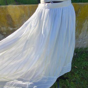 Vintage 70s soft white midi skirt